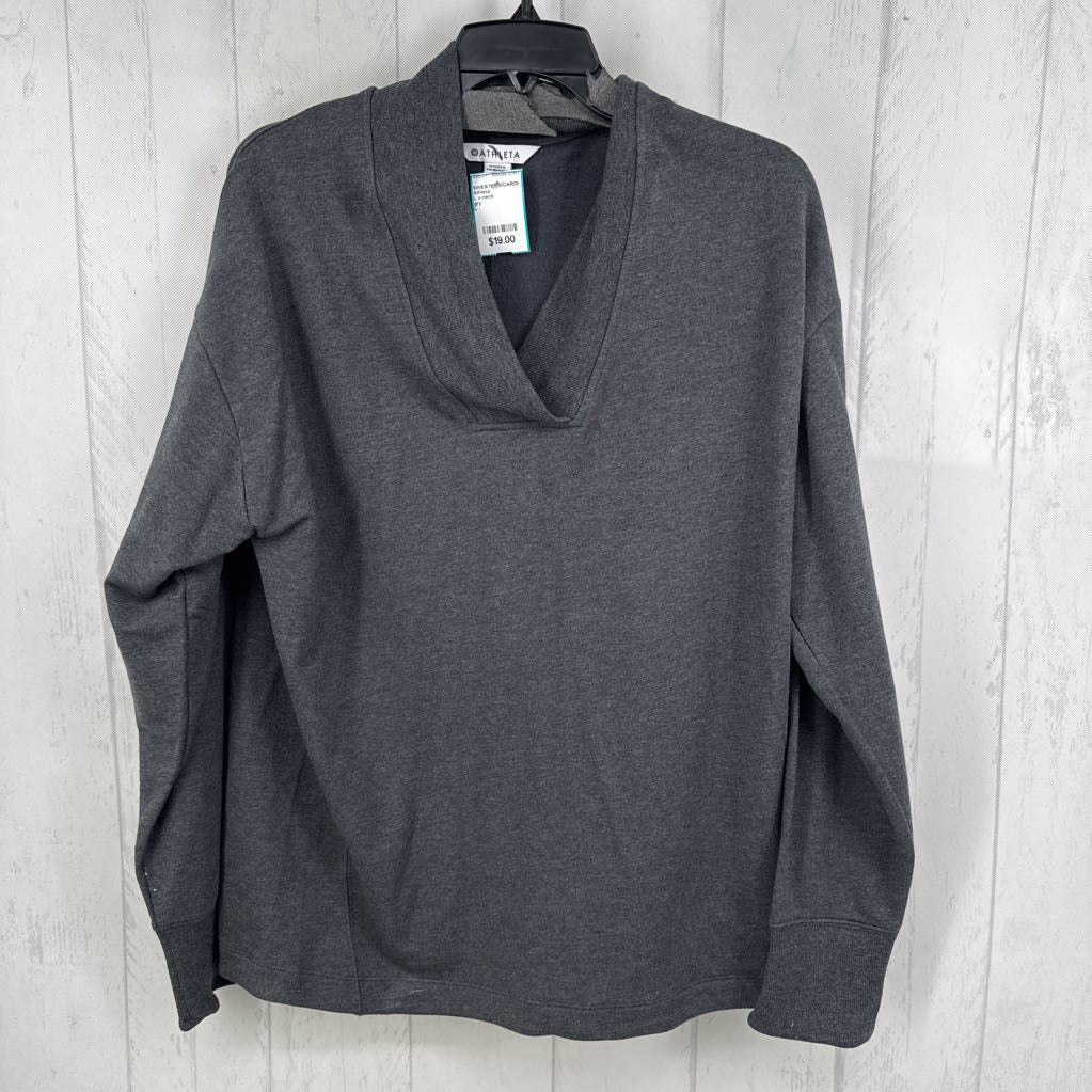 L v-neck sweatshirt