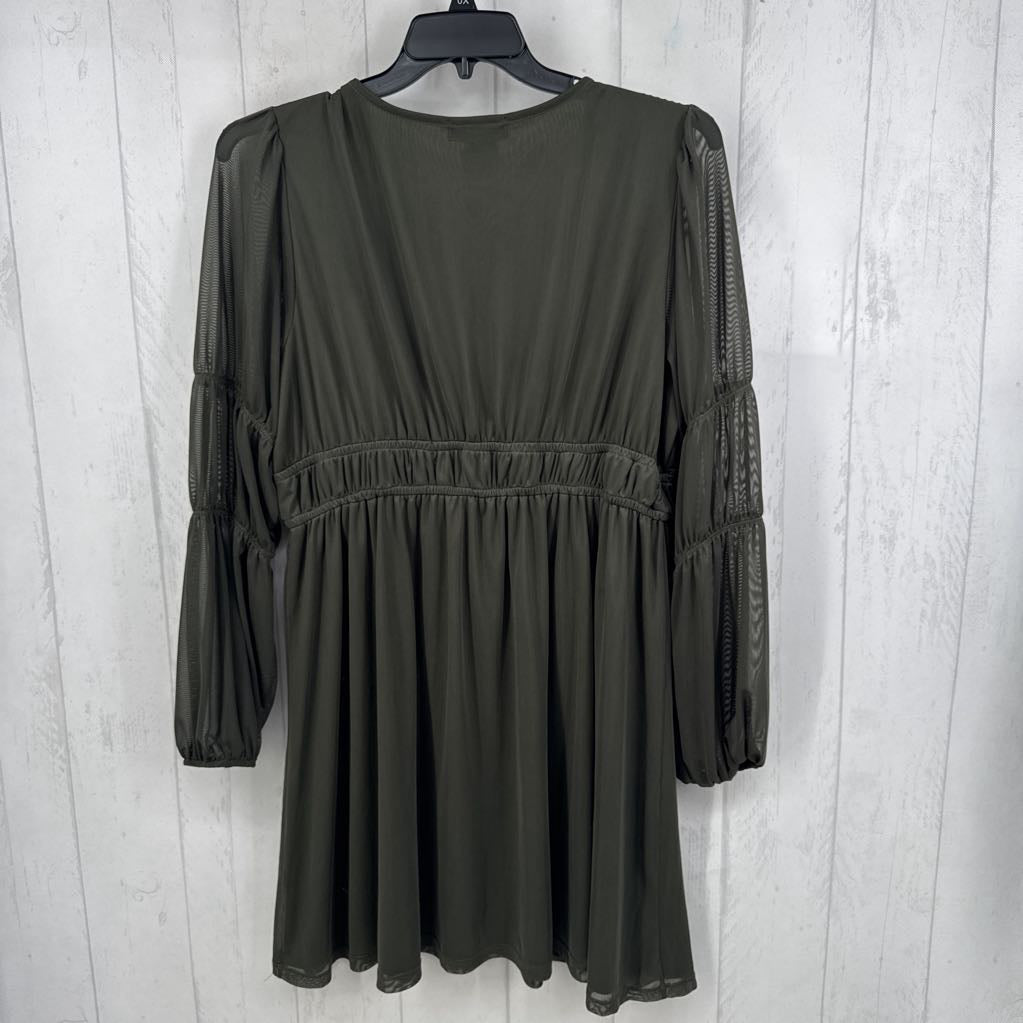 XL v-neck smocked waist l/s dress
