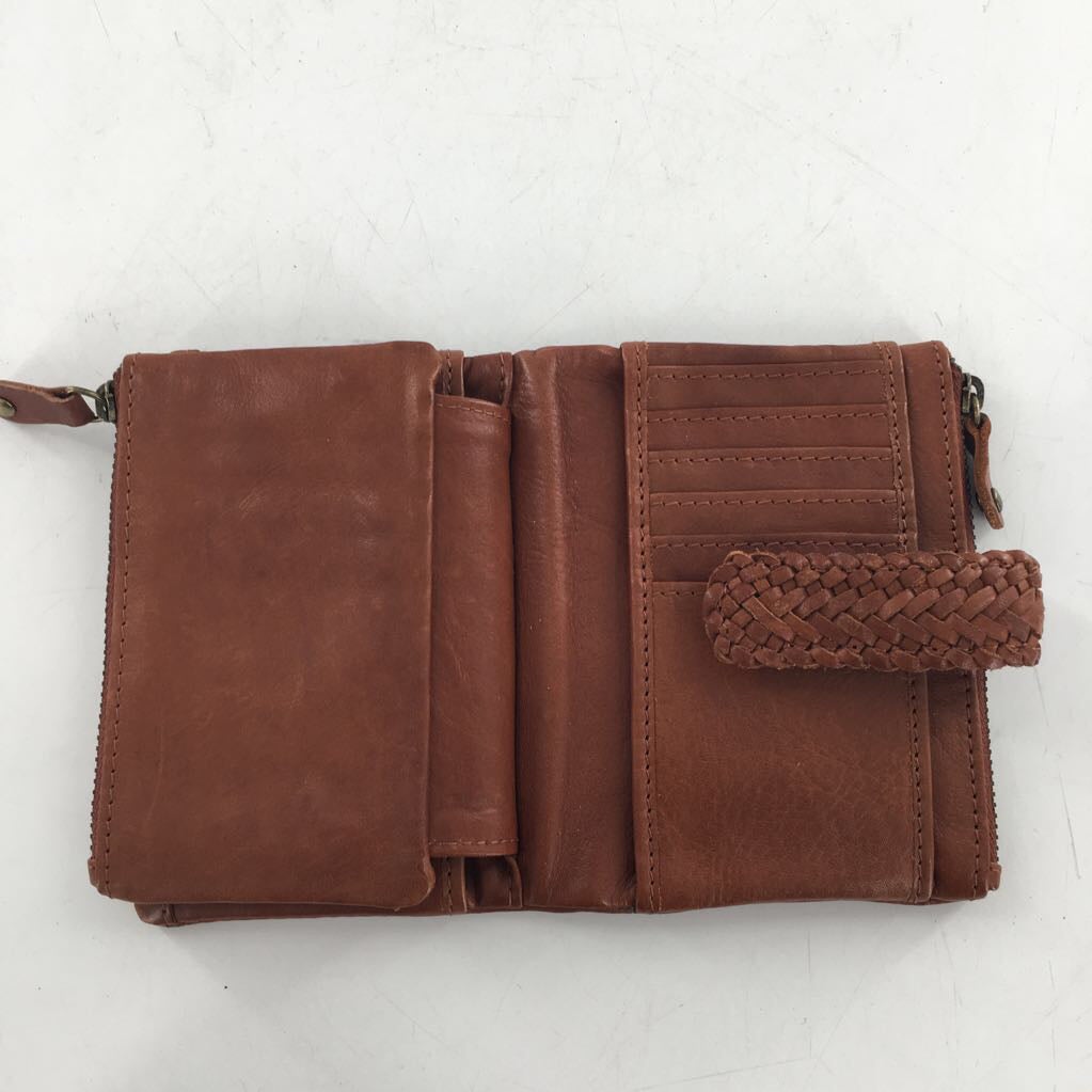 leather braided tab closure bifold wallet