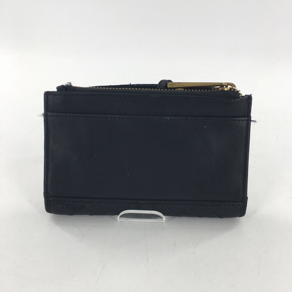 chevron pattern bi-fold wallet