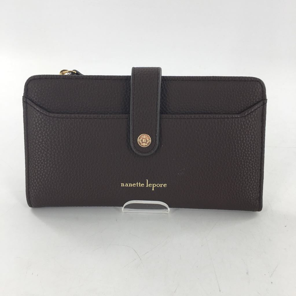 pebbled bi-fold wallet