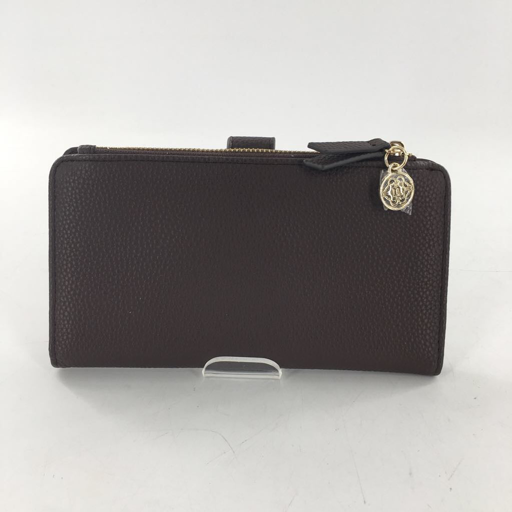 pebbled bi-fold wallet