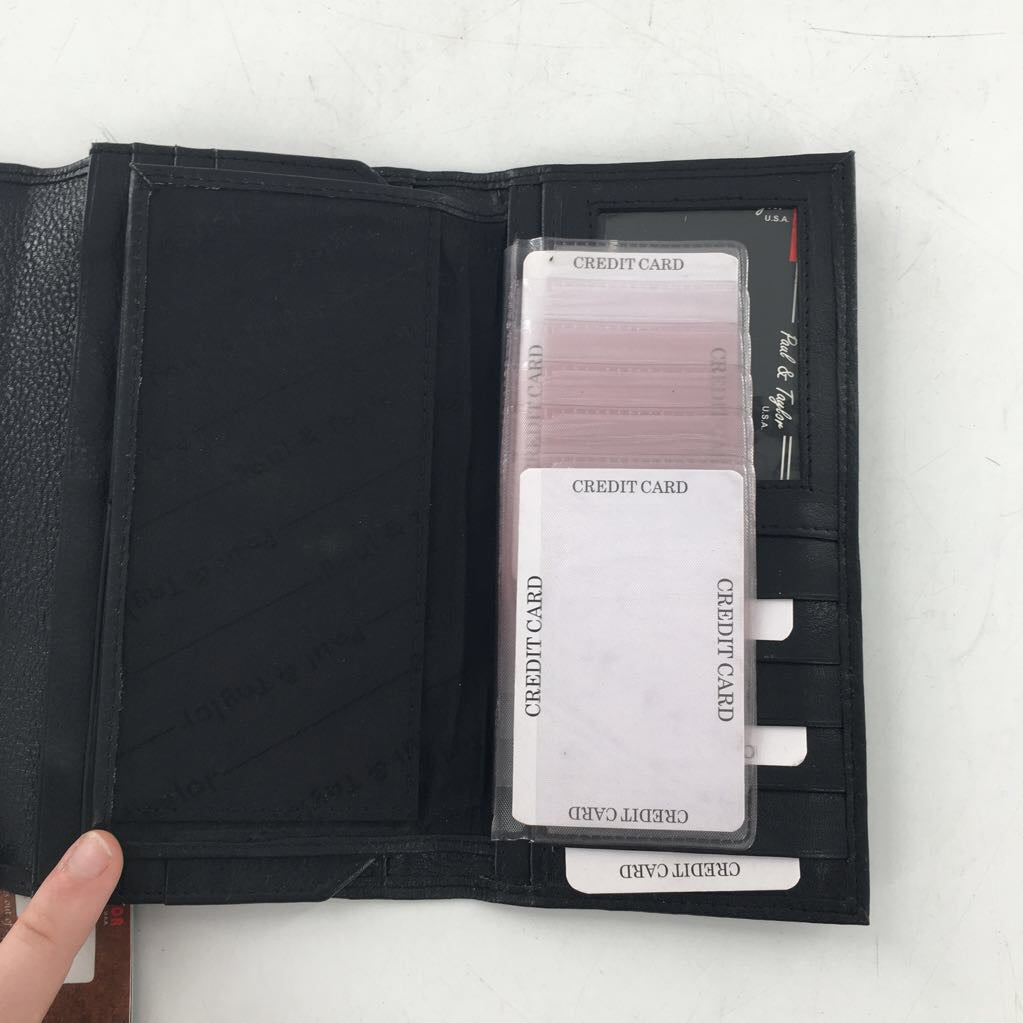 leather tri-fold wallet