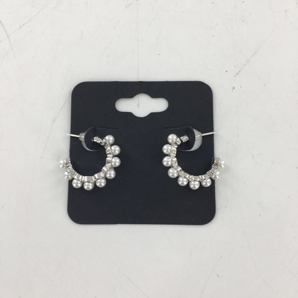 silvertone pearl hoop earrings