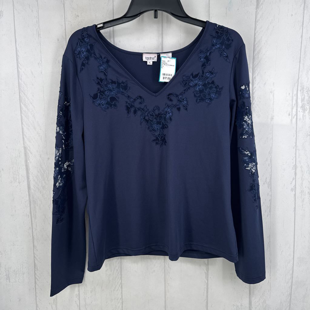 XL flo embroidered v-neck l/s top
