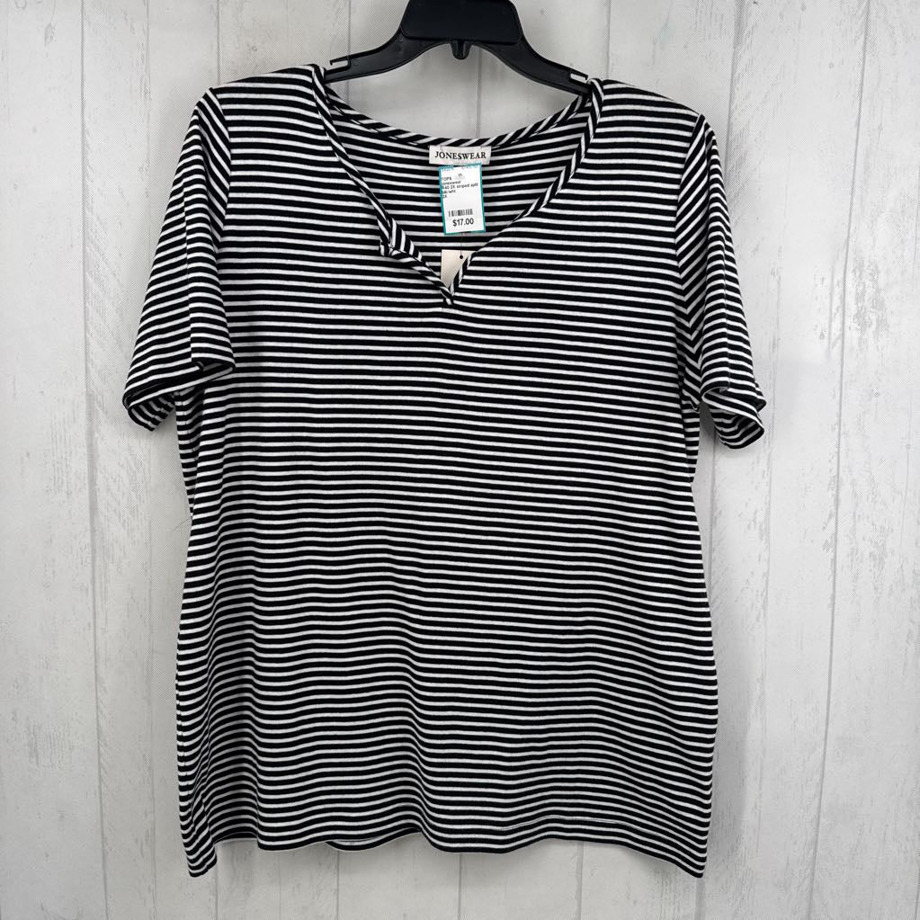 R40 2X striped split neck s/s tee