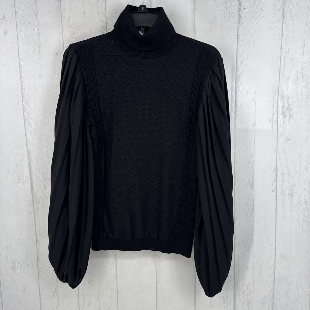 M textured pleated slv top