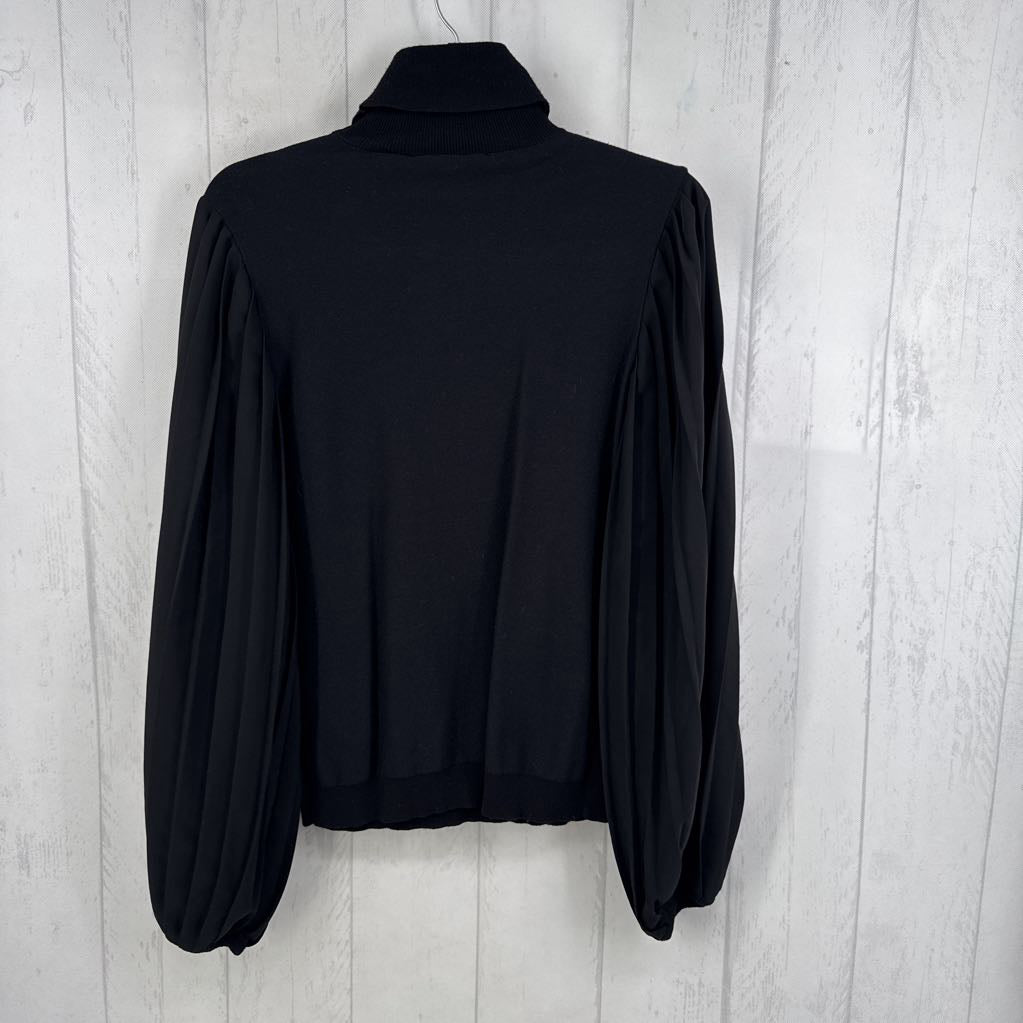 M textured pleated slv top