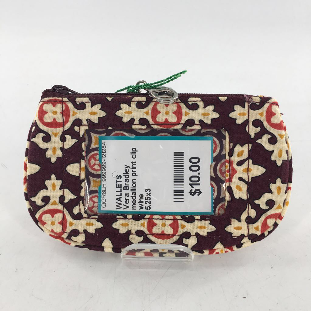 medallion print clip zip id