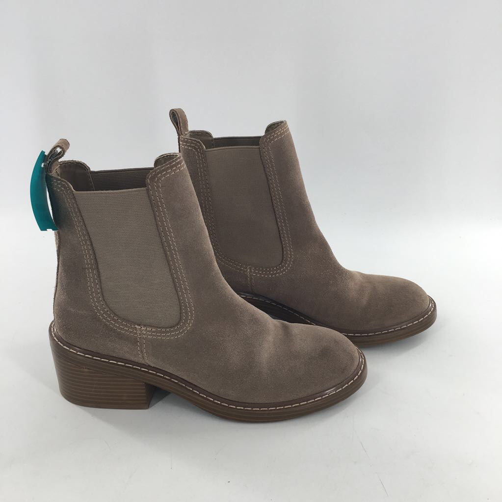 9.5 suede slip-on boot