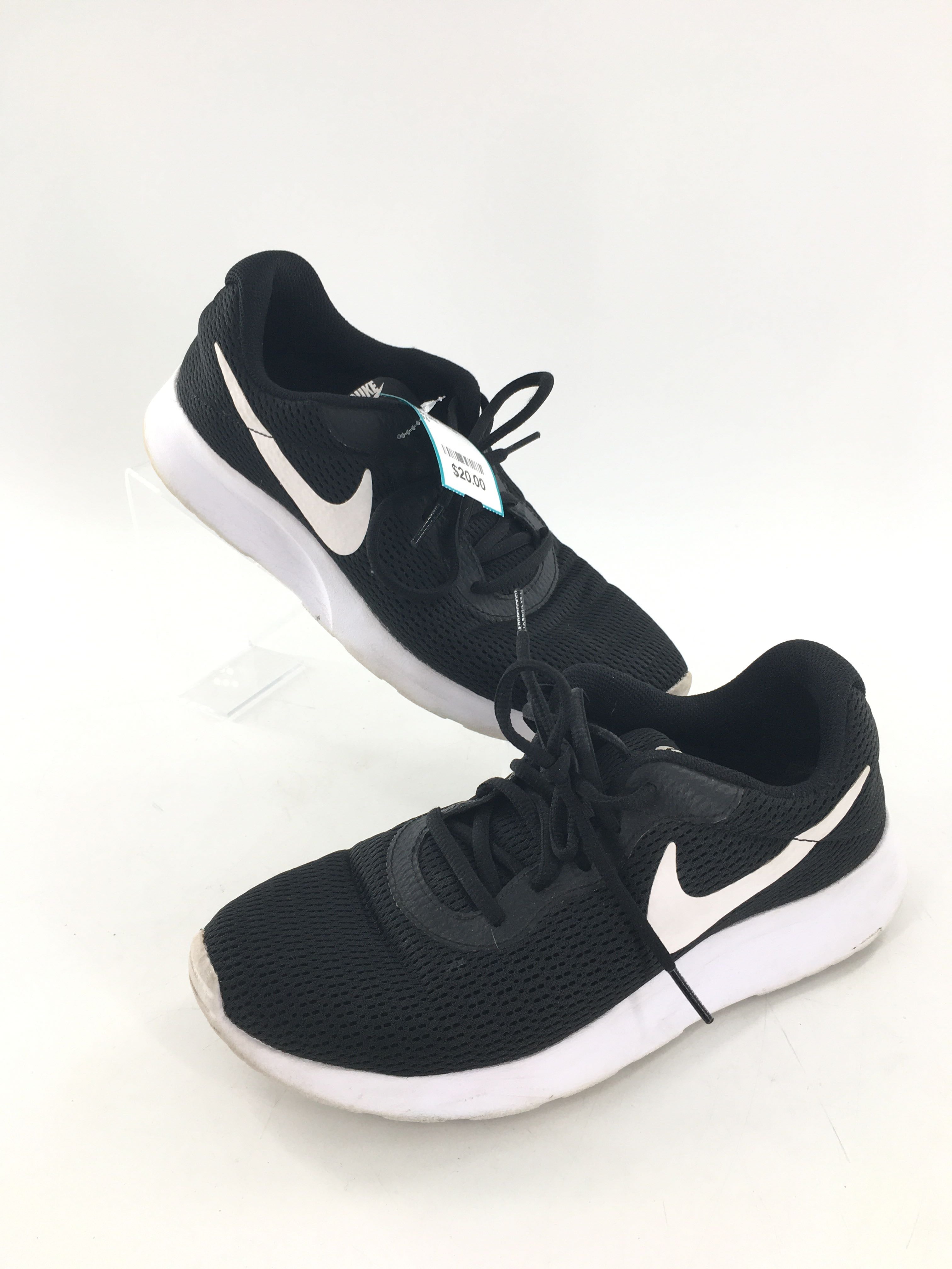 9.5 mesh lace-up sneaker