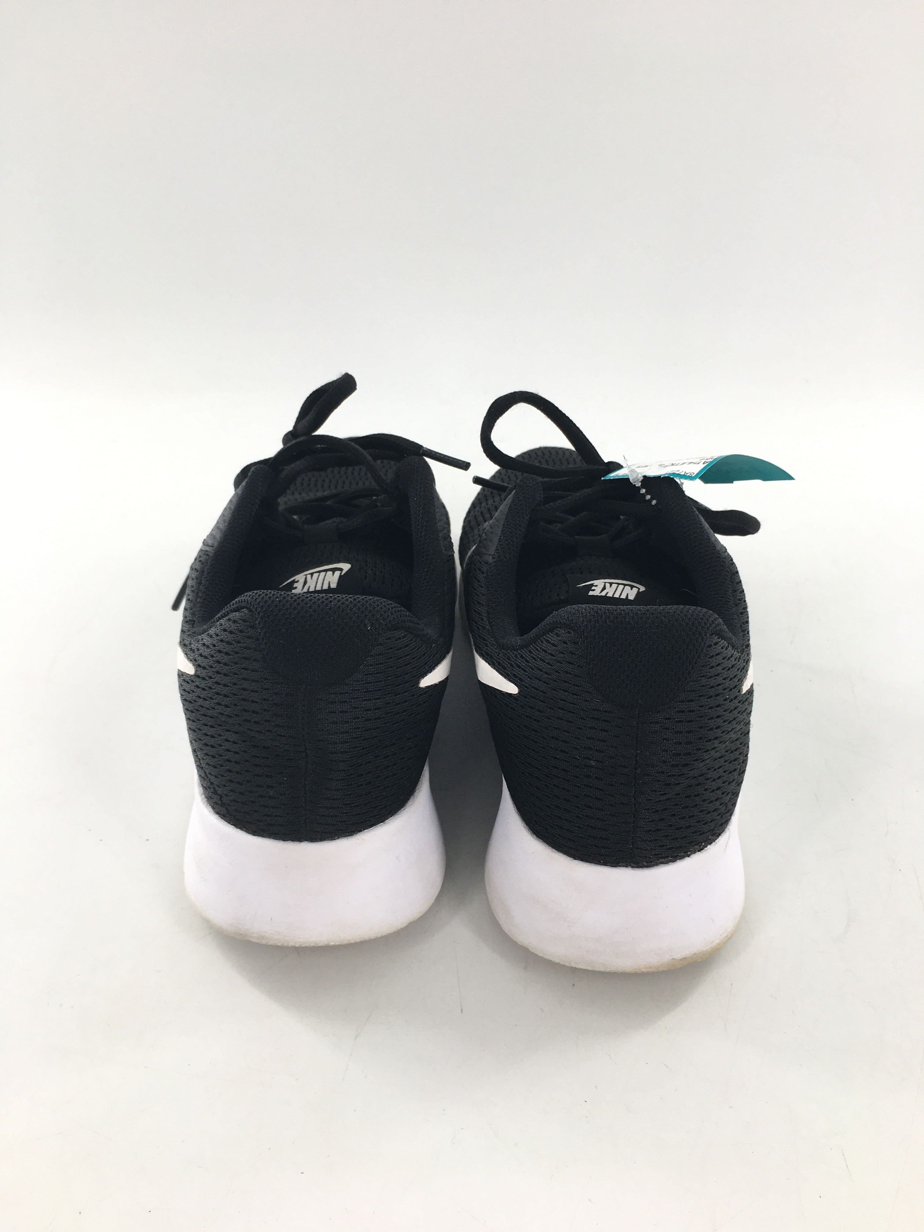 9.5 mesh lace-up sneaker