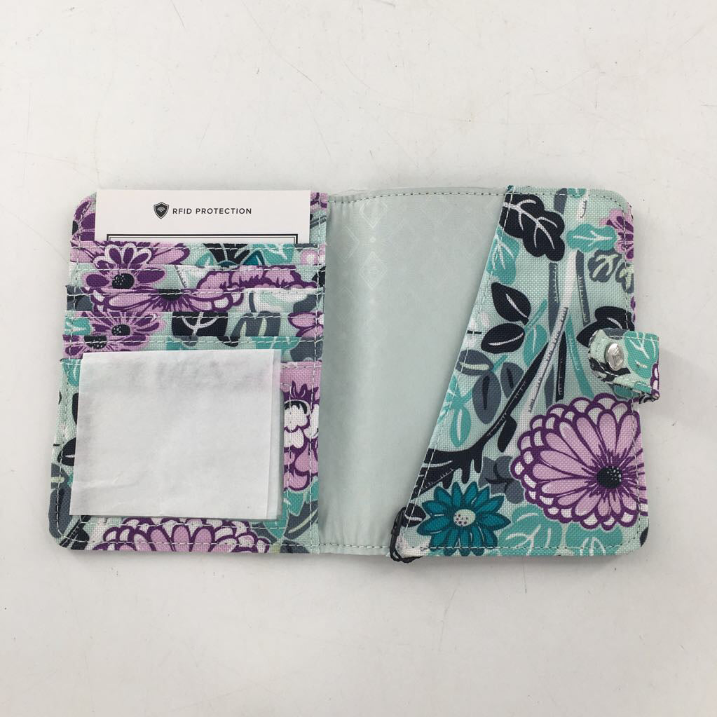 R39 floral passport cover