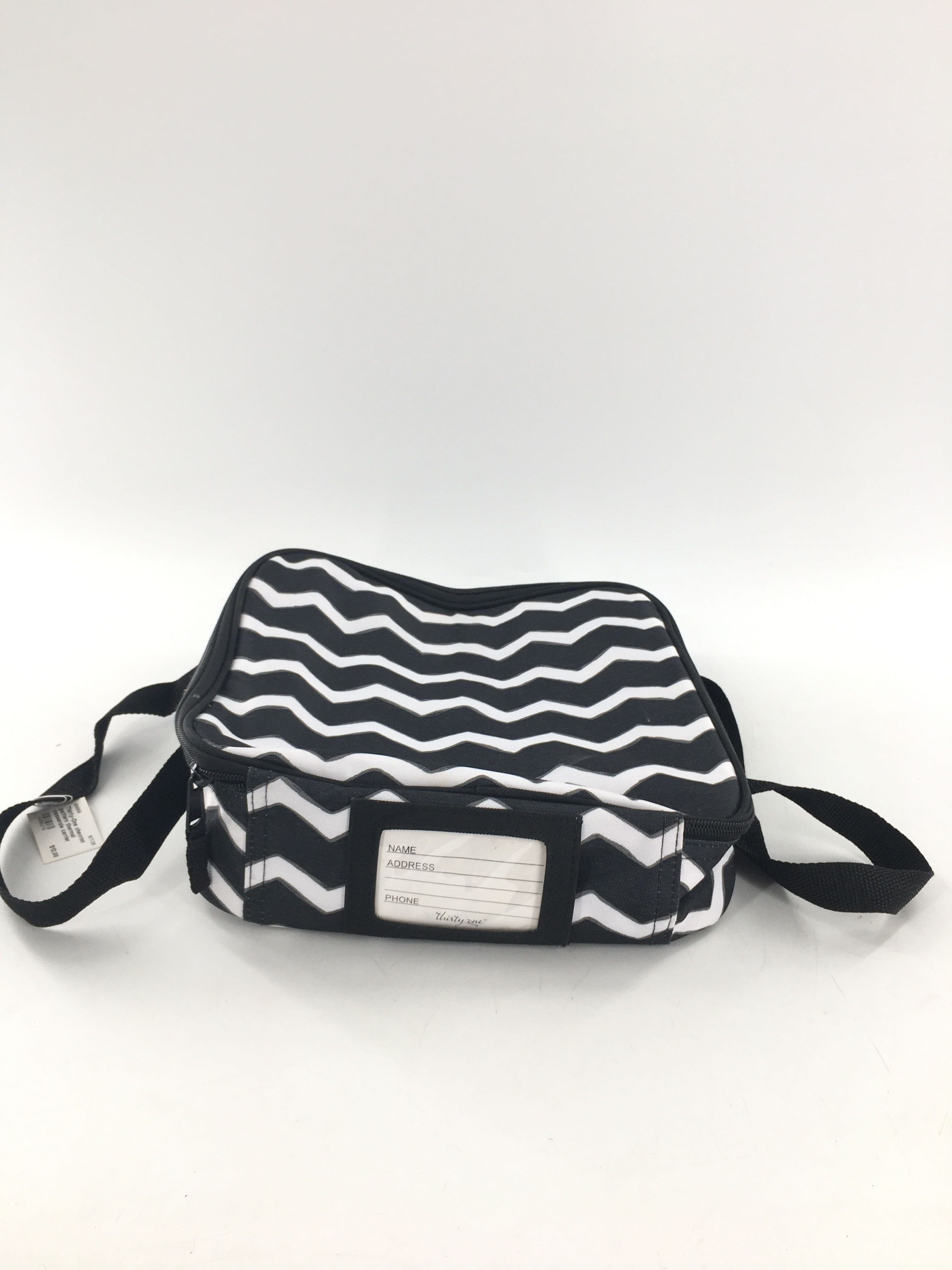 Thirty-One chevron pattern thermal casserole carrier