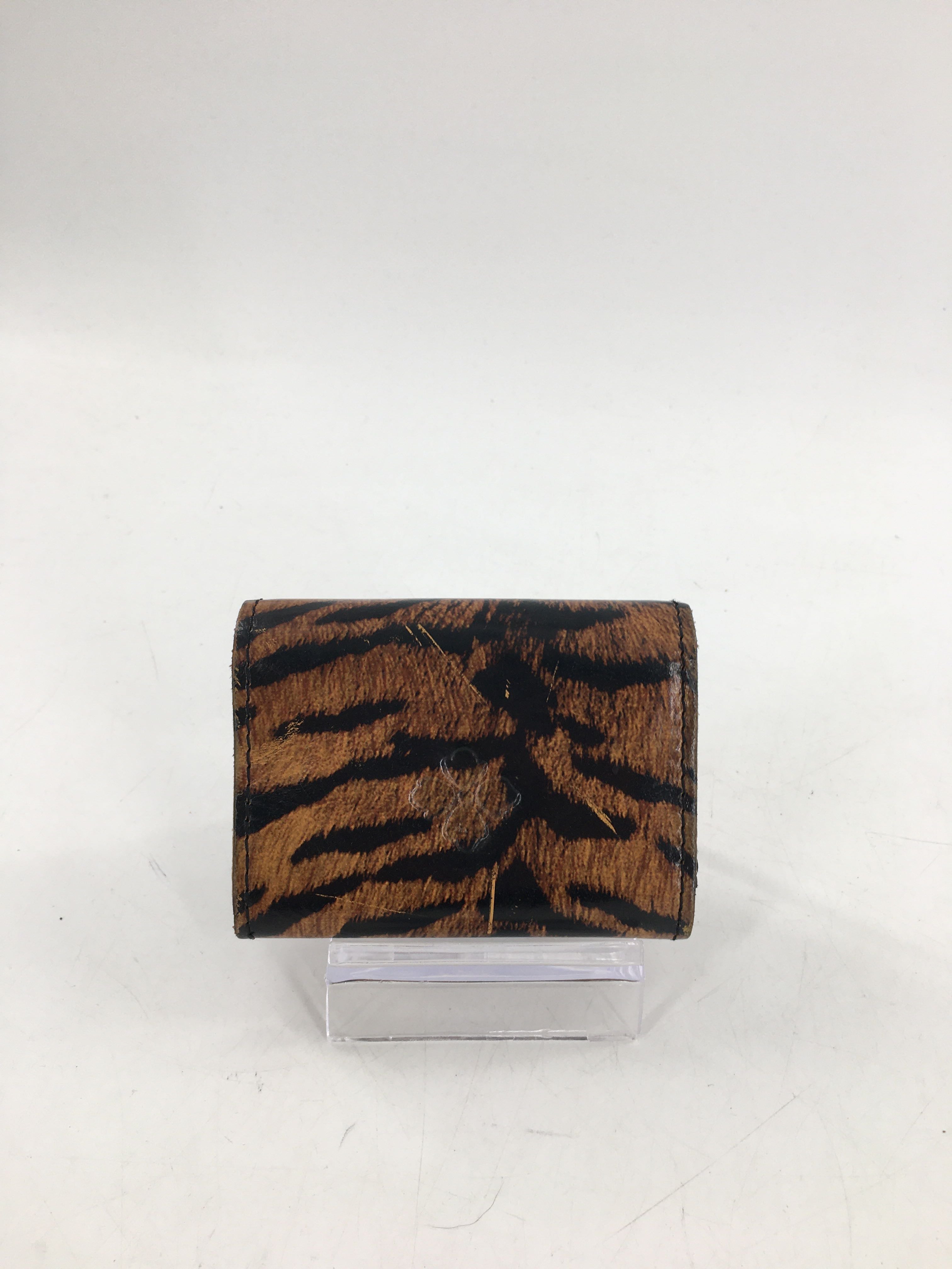 tiger print snap closure accordion card holder