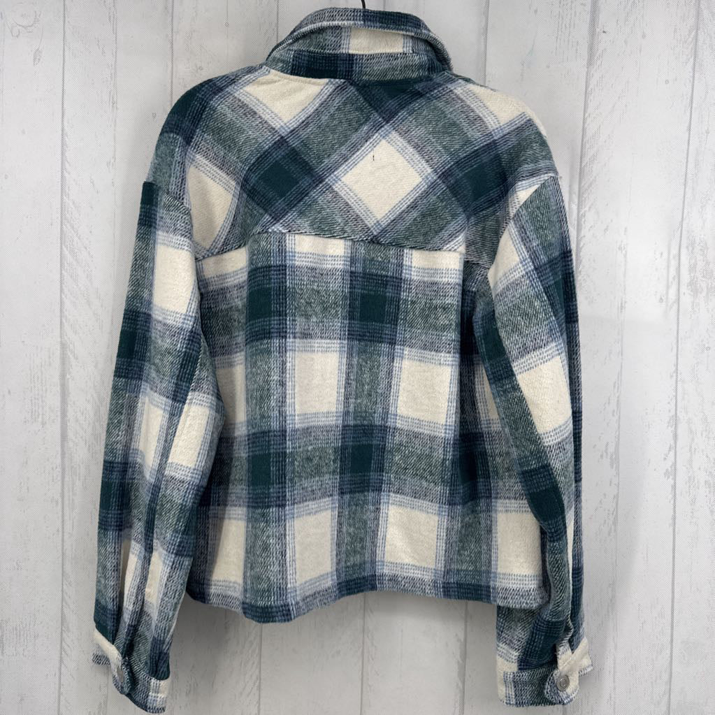 L button crop shacket