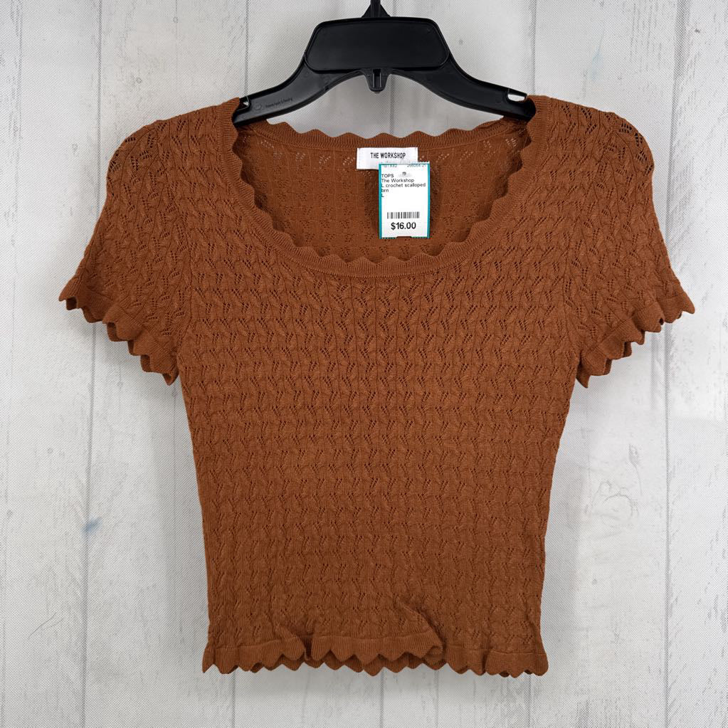 L crochet scalloped trim s/s top