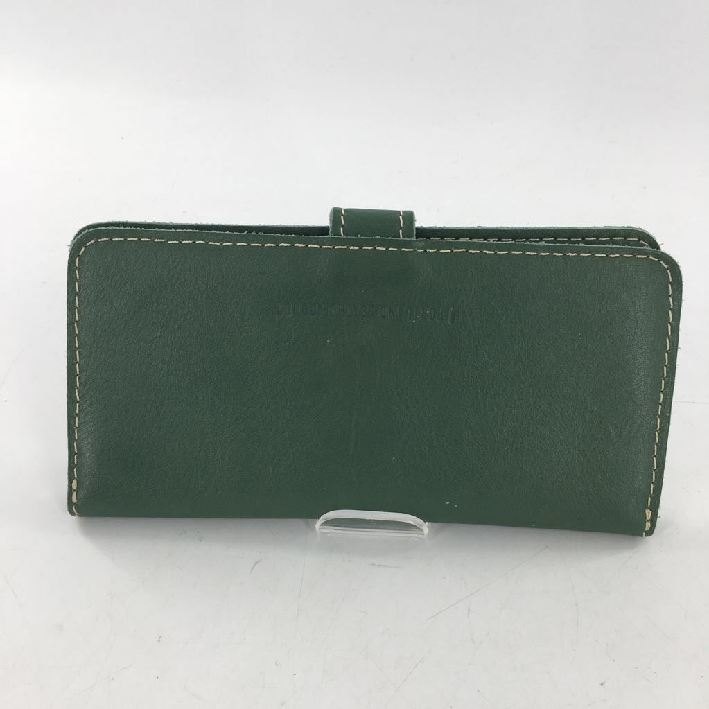 leather bi-fold wallet