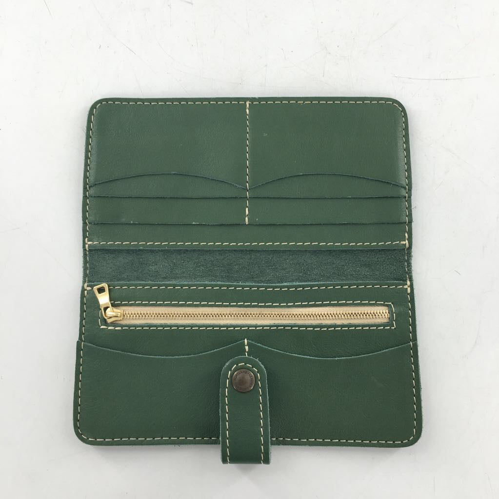 leather bi-fold wallet
