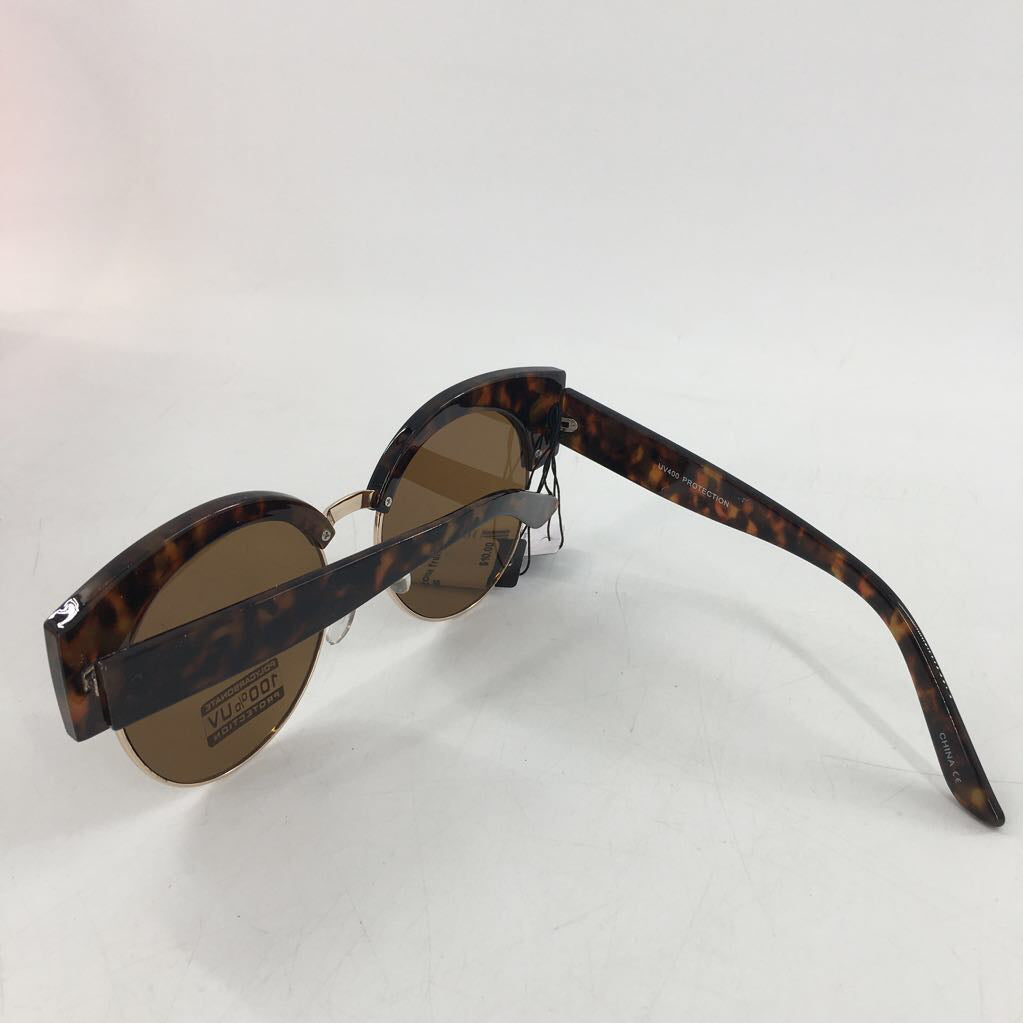 round tortoise frame sunglasses