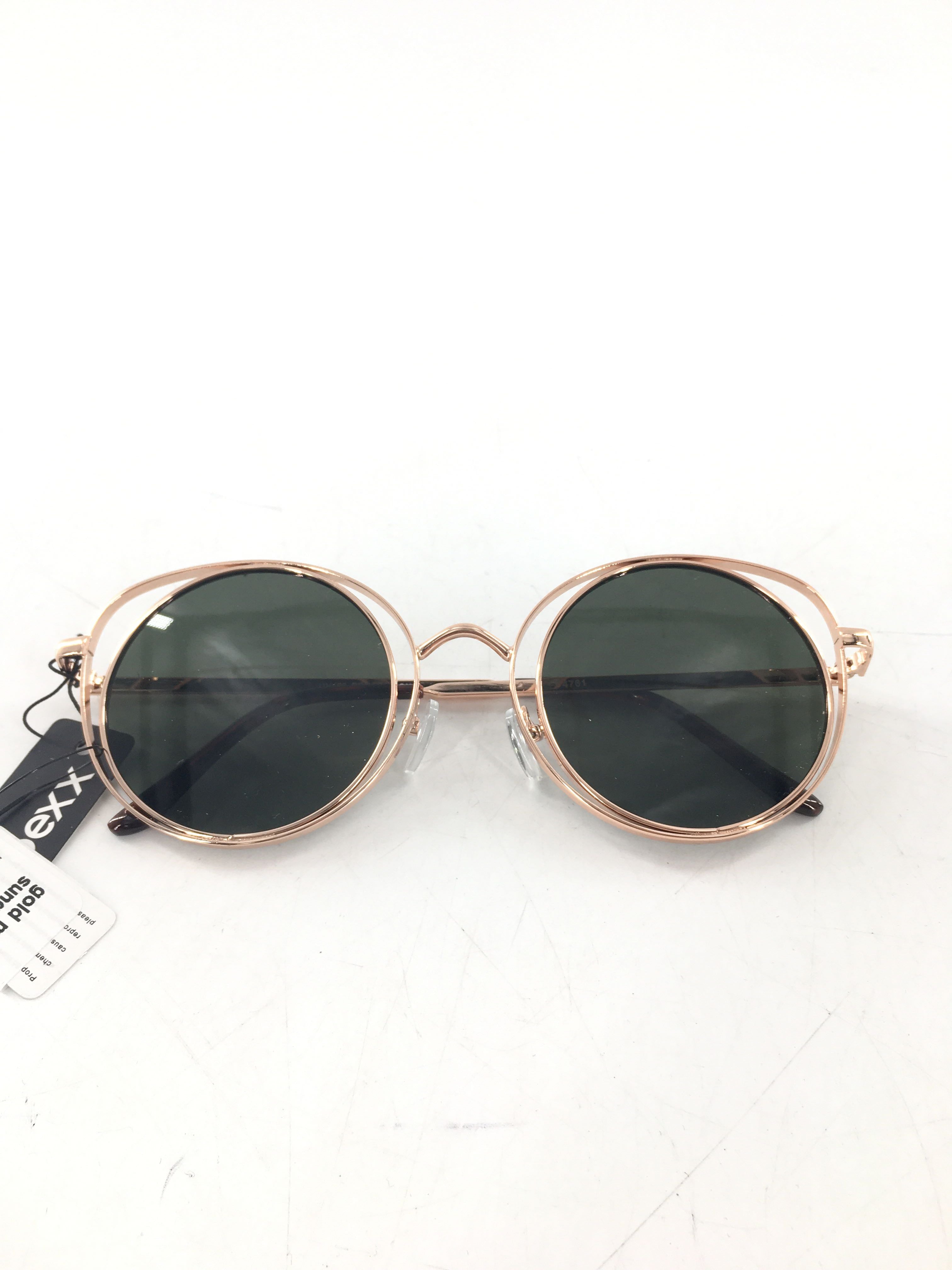 gold metal frame sunglasses