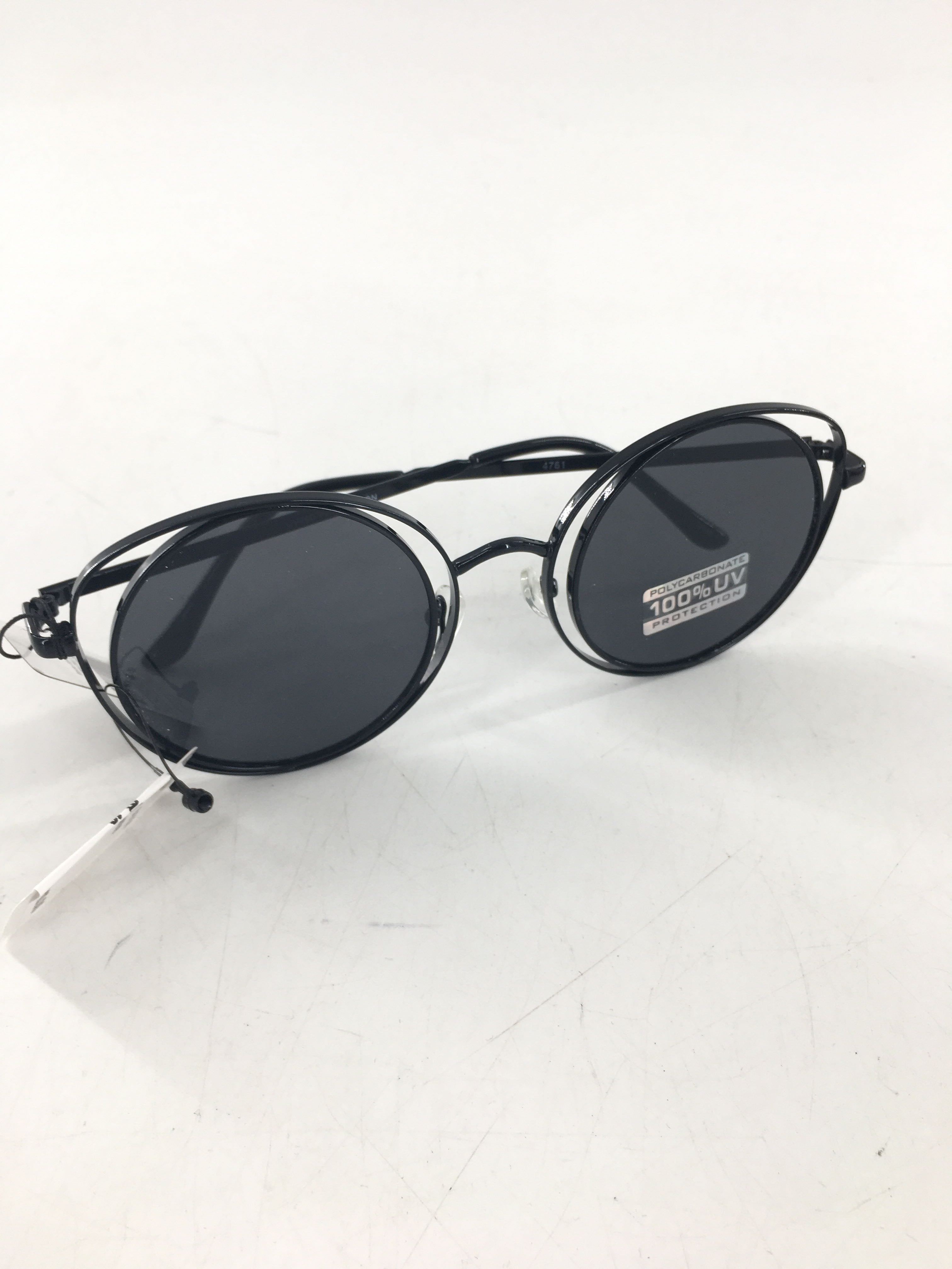 black metal frame sunglasses
