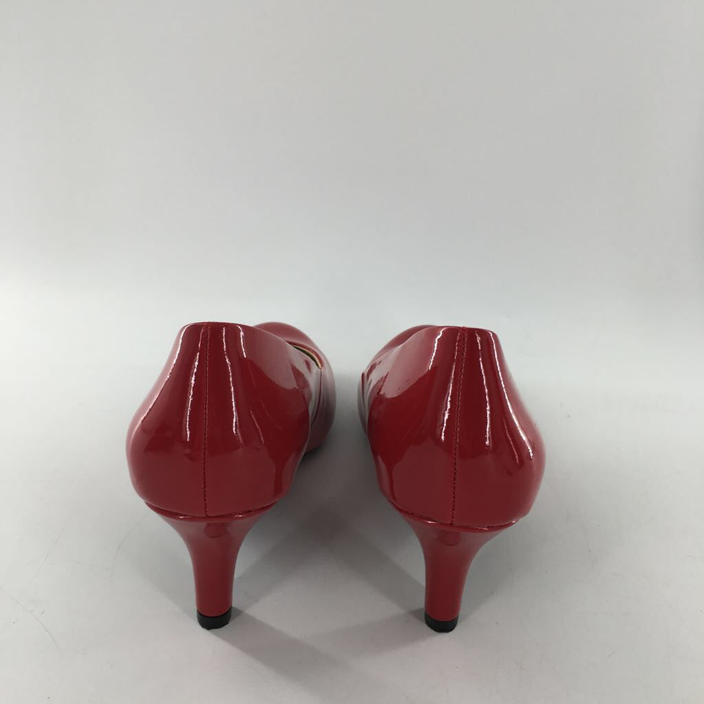 8 patent leather low-heel pumps