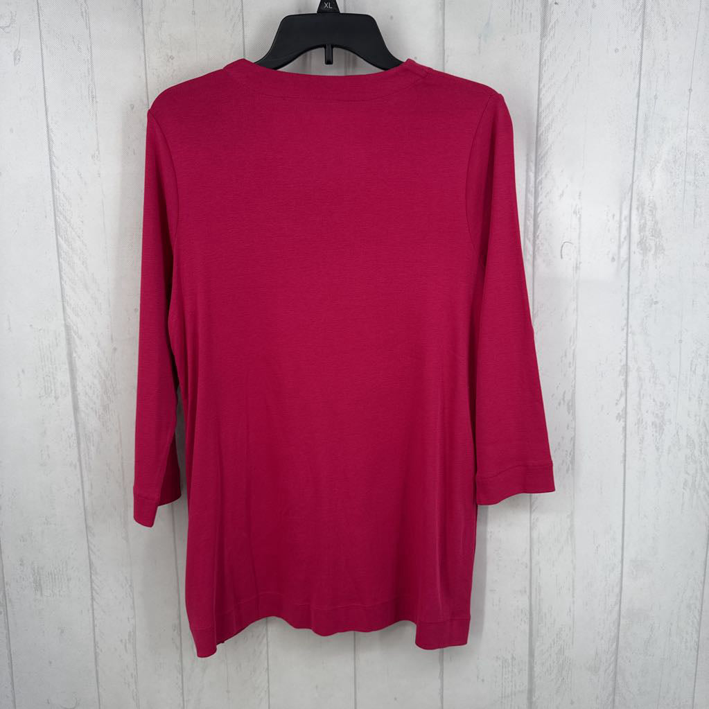M 3/4 slv v-neck top