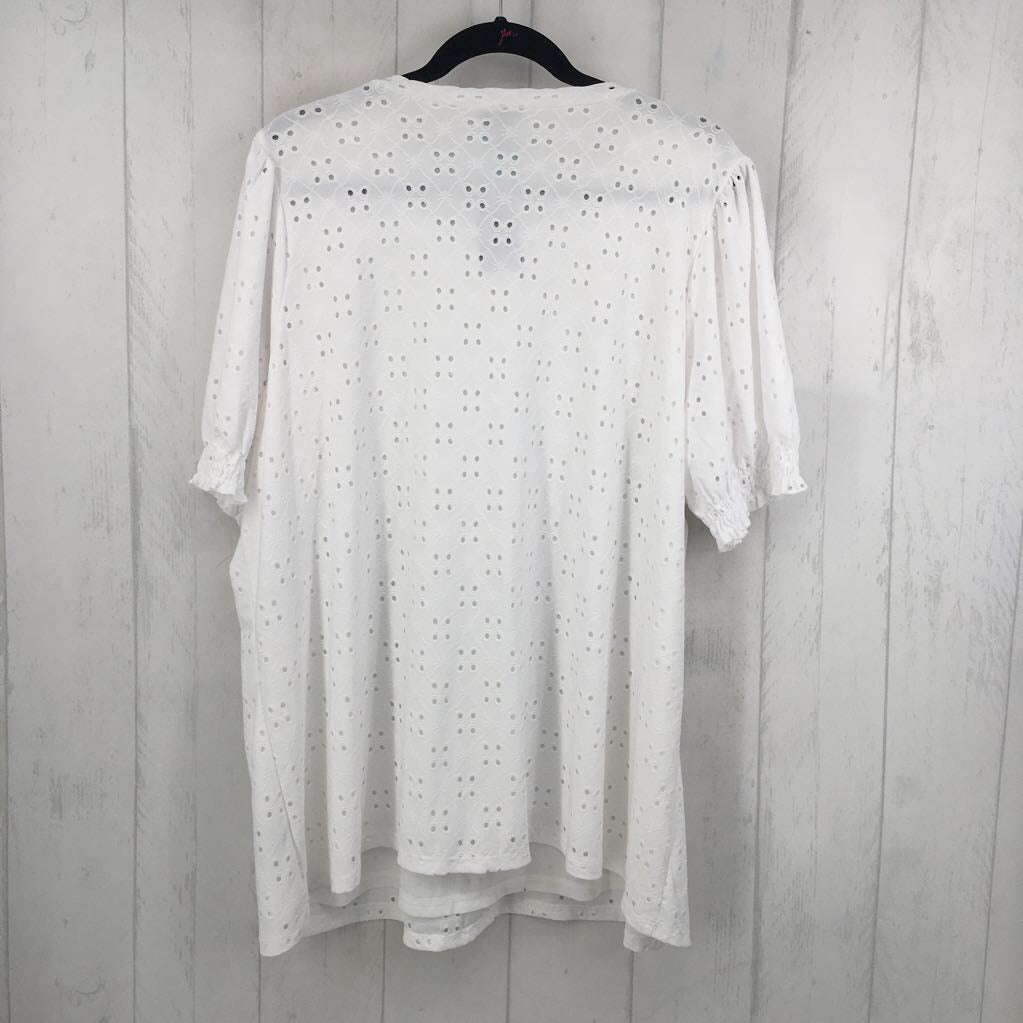 3X eyelet s/s top