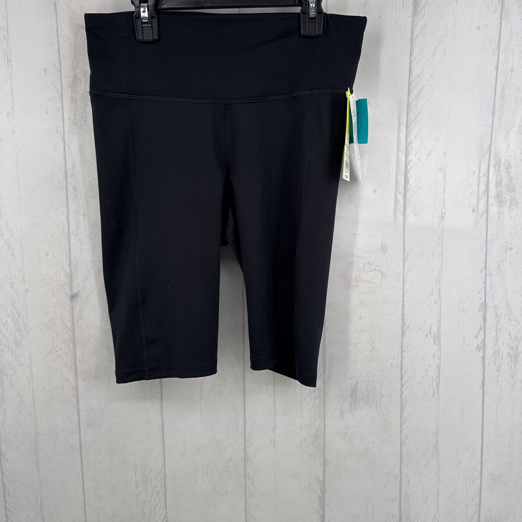 R18 M bike shorts