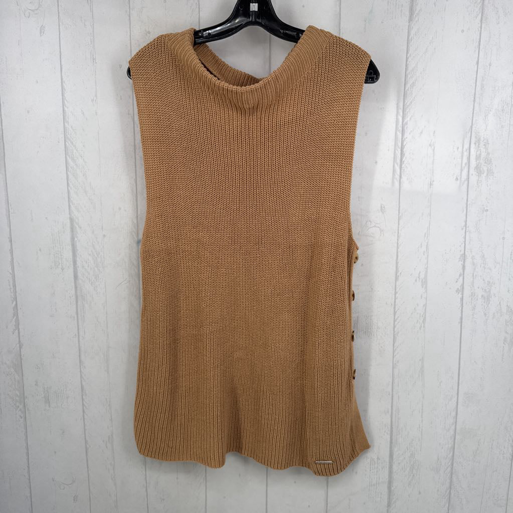 14 side button detail sweater vest