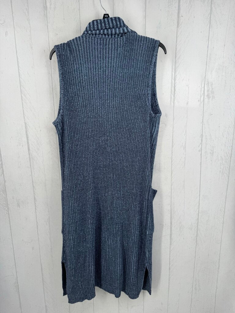 M long open sweater vest w/ pockets