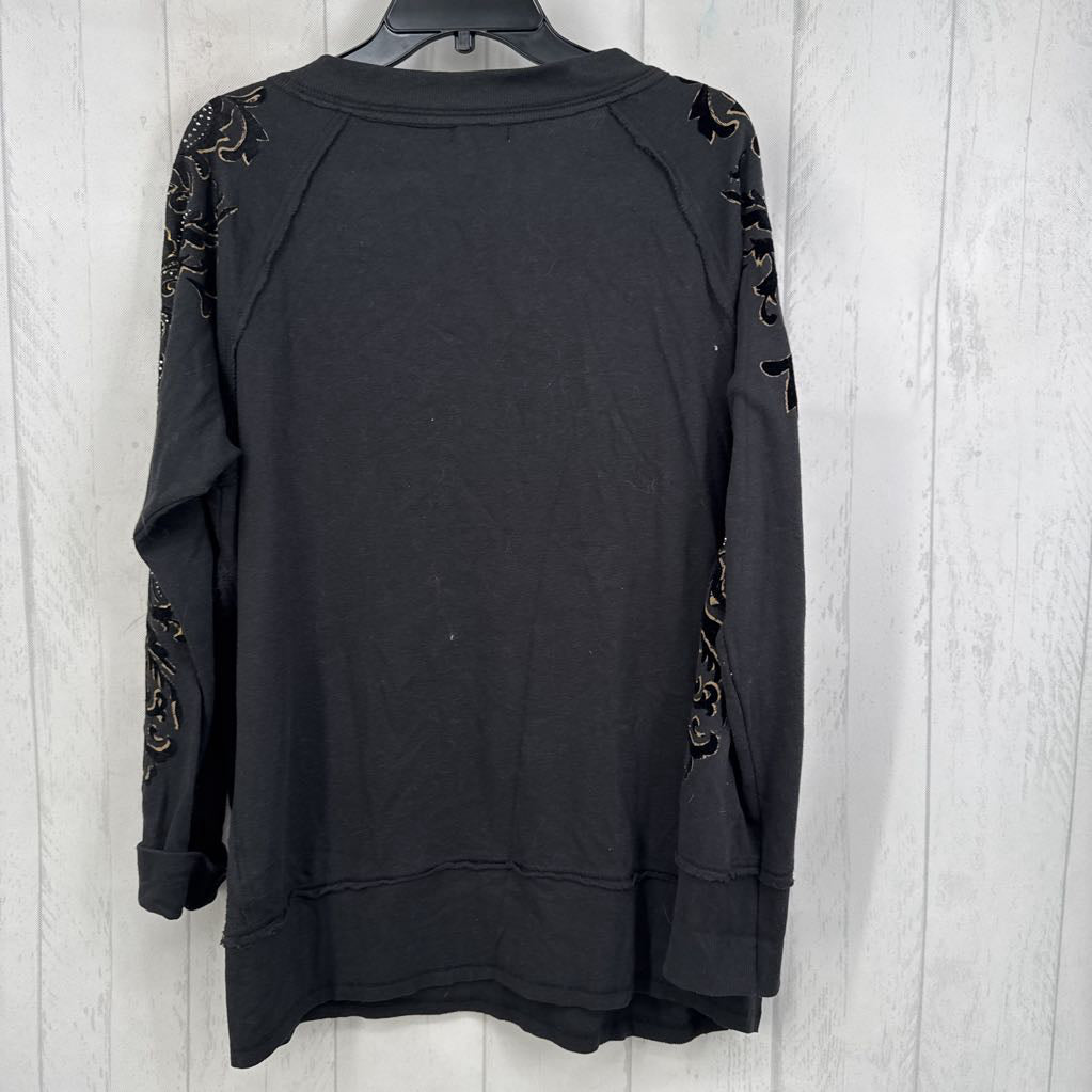 L embelished slv lace-up front l/s top