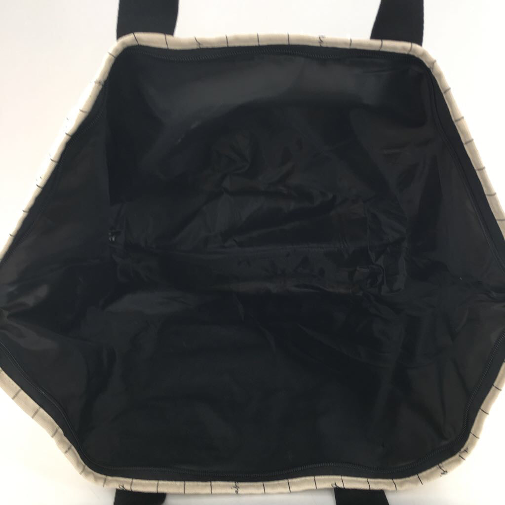 script logo tote bag