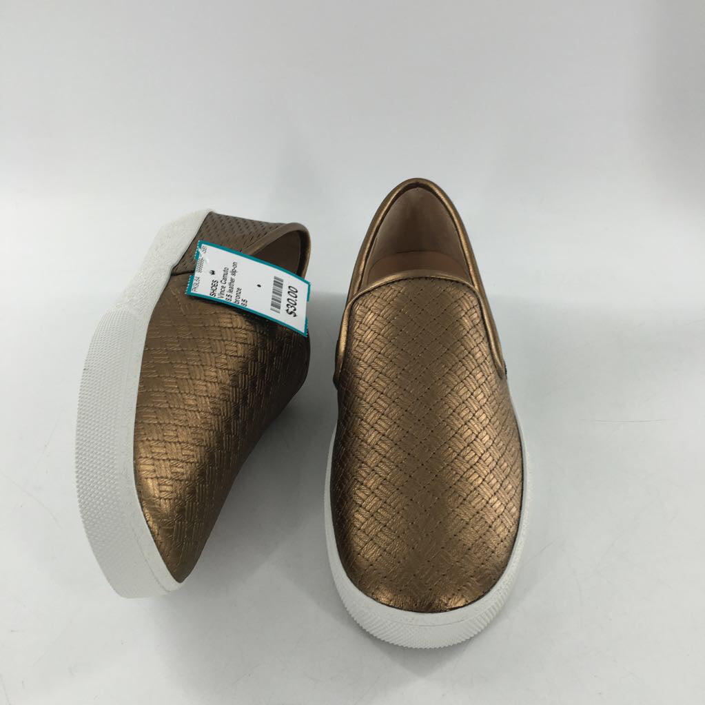 8.5 leather slip-on sneaker