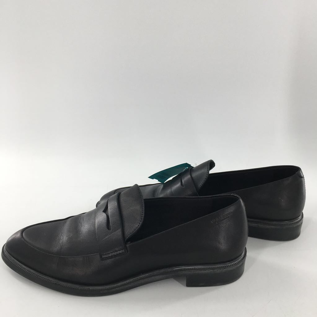 9 leather pointed toe loafer