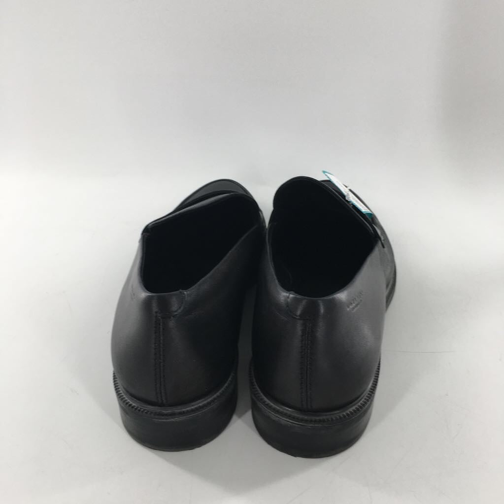 9 leather pointed toe loafer