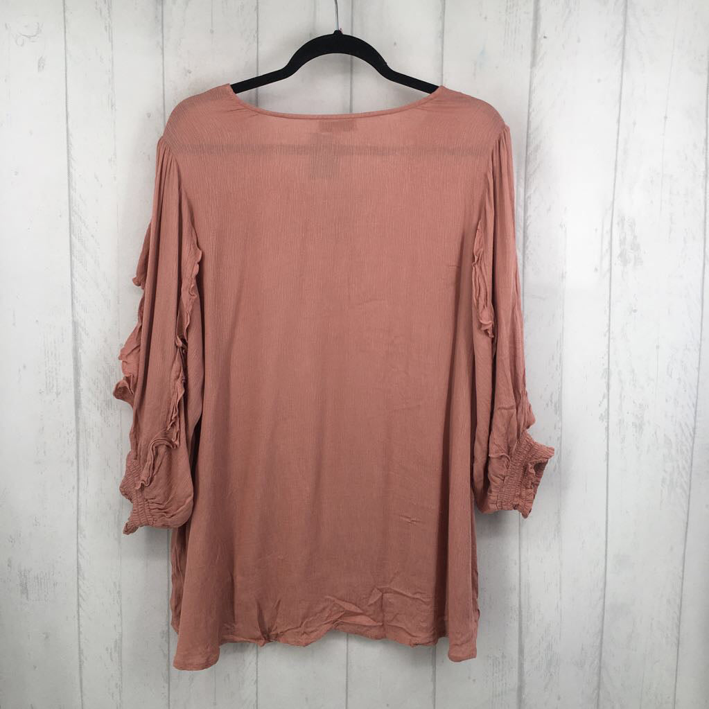 1X ruffled elbow slv top