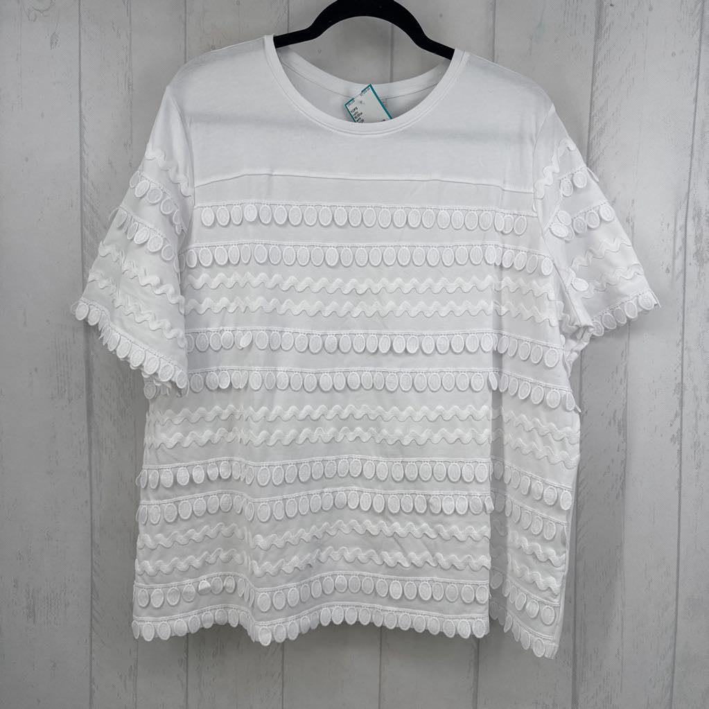18/20w embroidered s/s top
