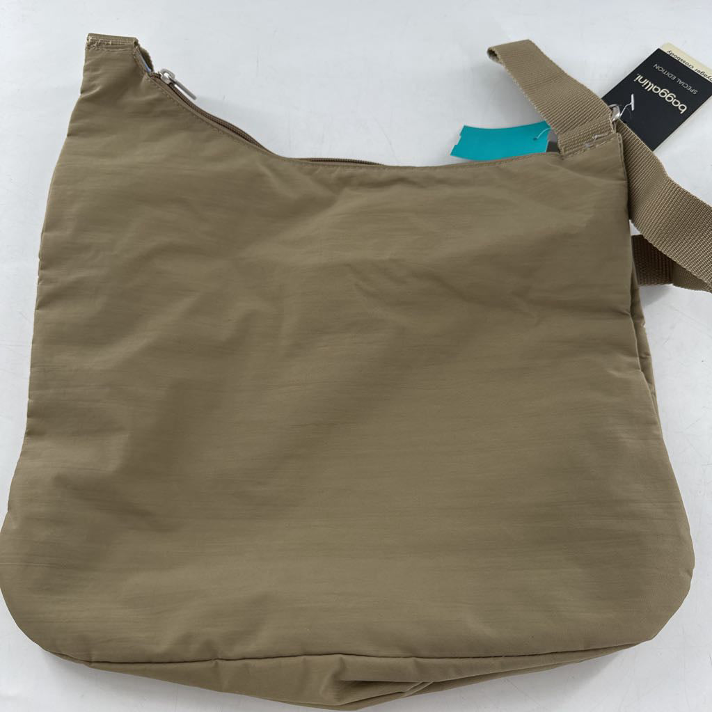 nylon crossbody w/ 2 zip front pockets