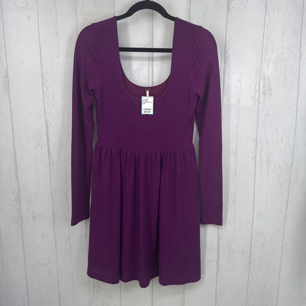 M l/s pleated scoop neck dress