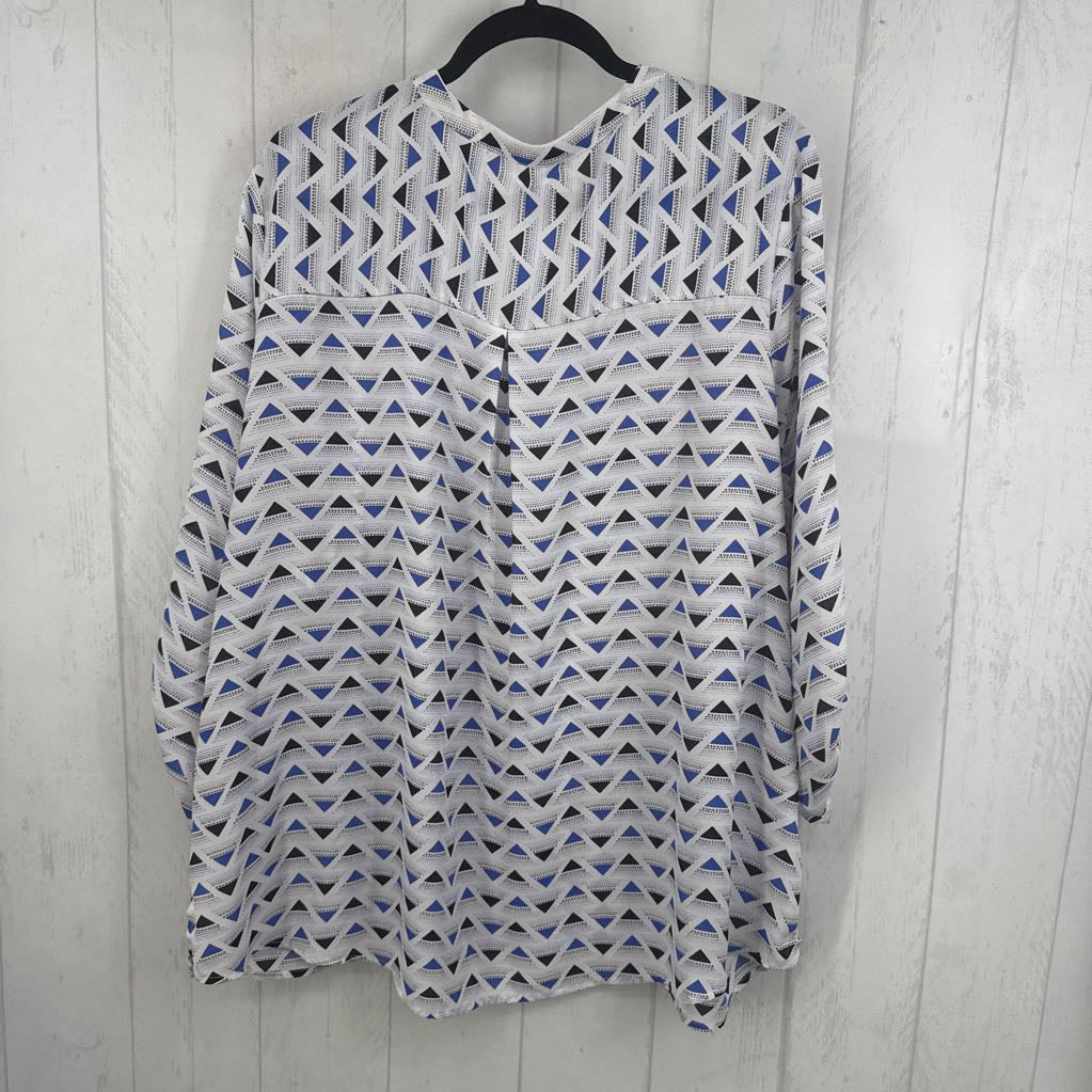 3 tab slv geometric arrow print lattice cutout neckline top