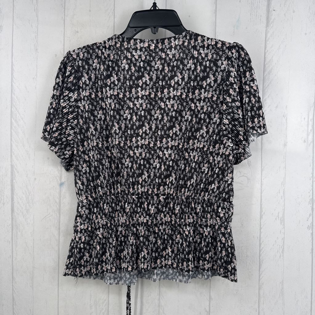 XL pleated flo print crossover s/s top