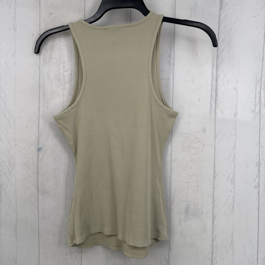 M ribbed tank
