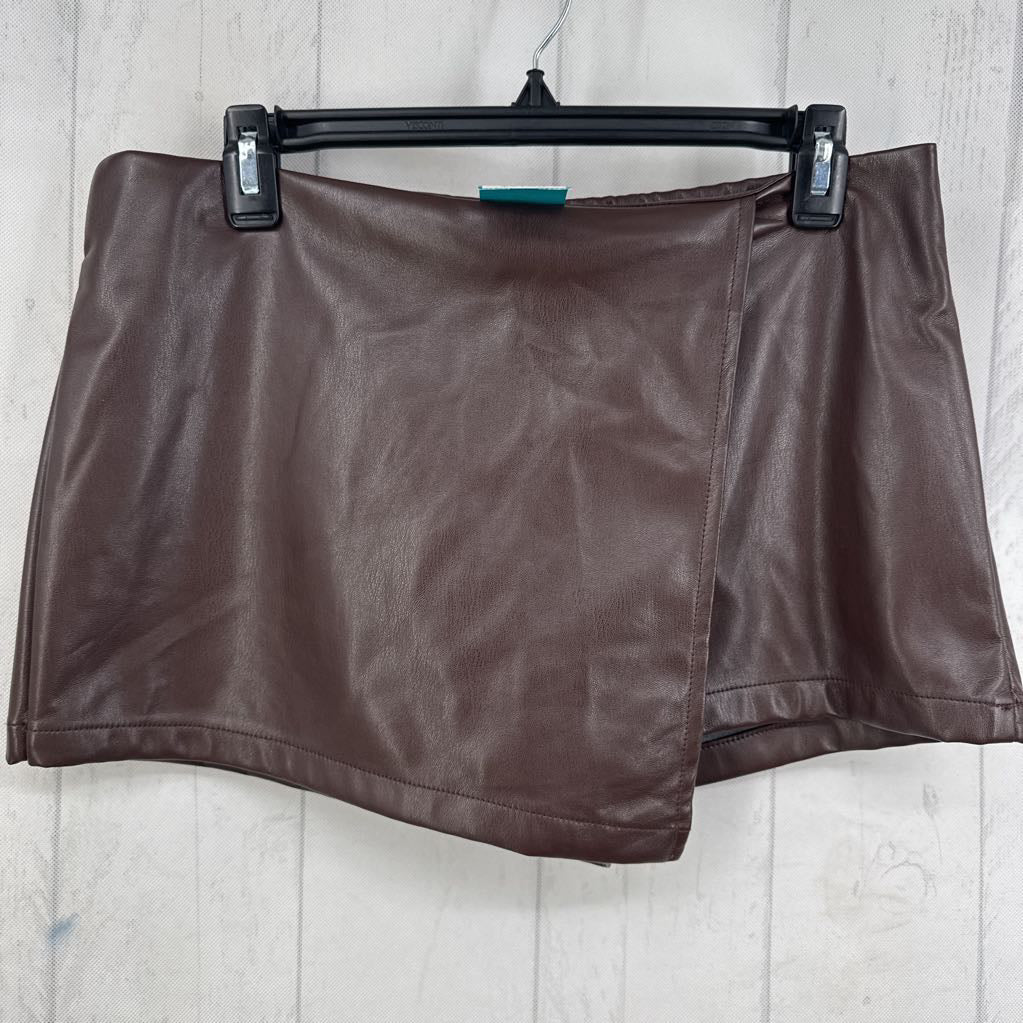 R38 L vegan leather wrap skort