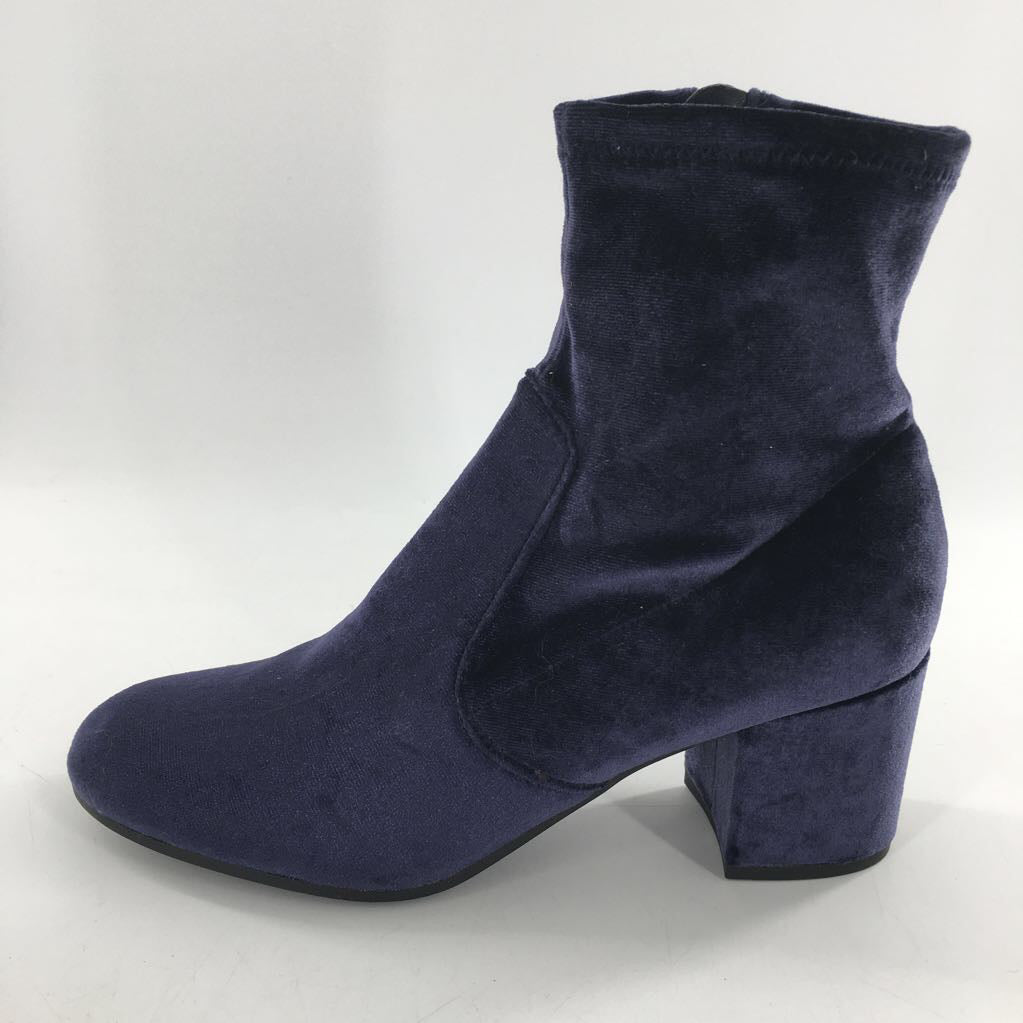 7.5 velvet ankle boot