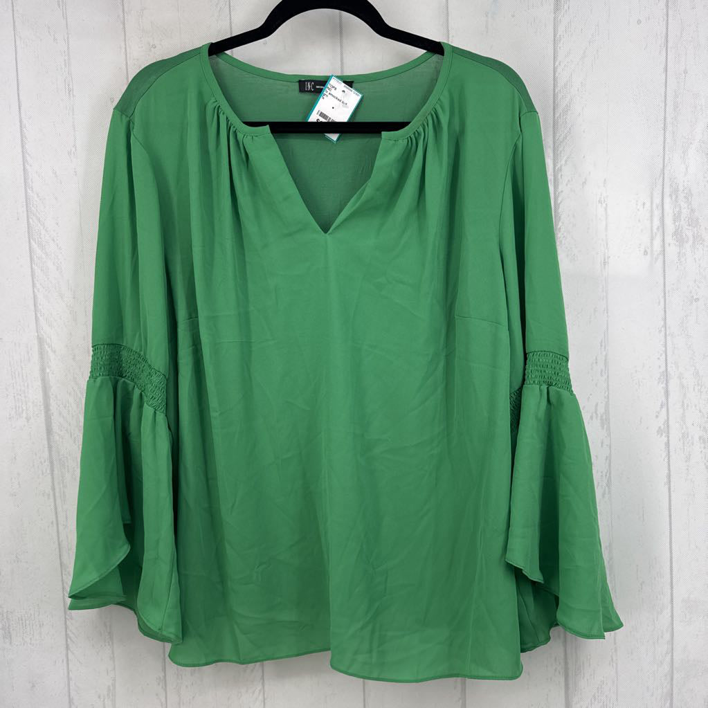 1x smocked bell cuff v-neck top