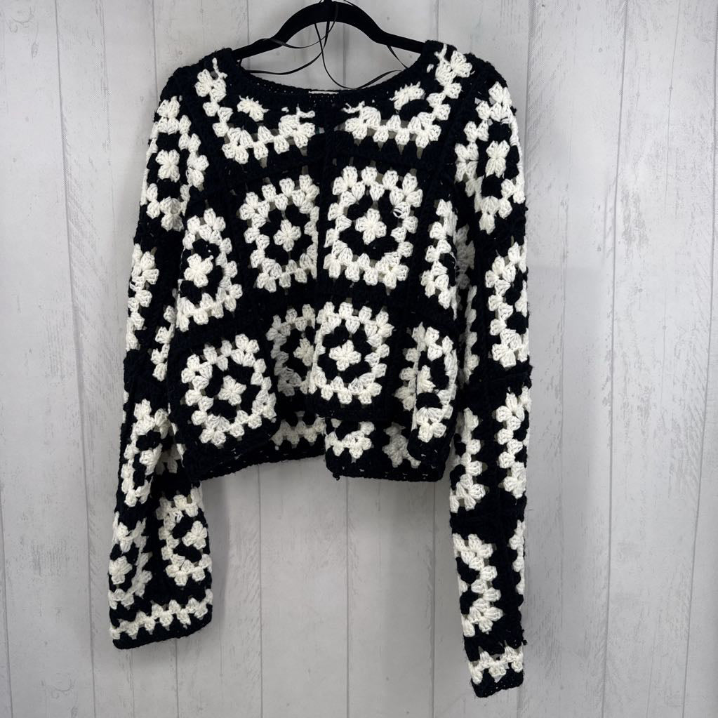 XL l/s square crochet crop sweater