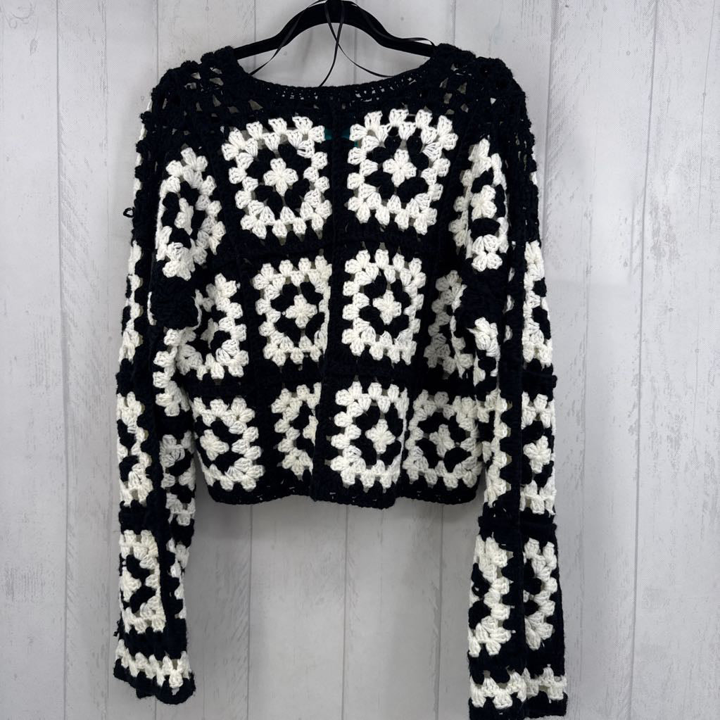 XL l/s square crochet crop sweater