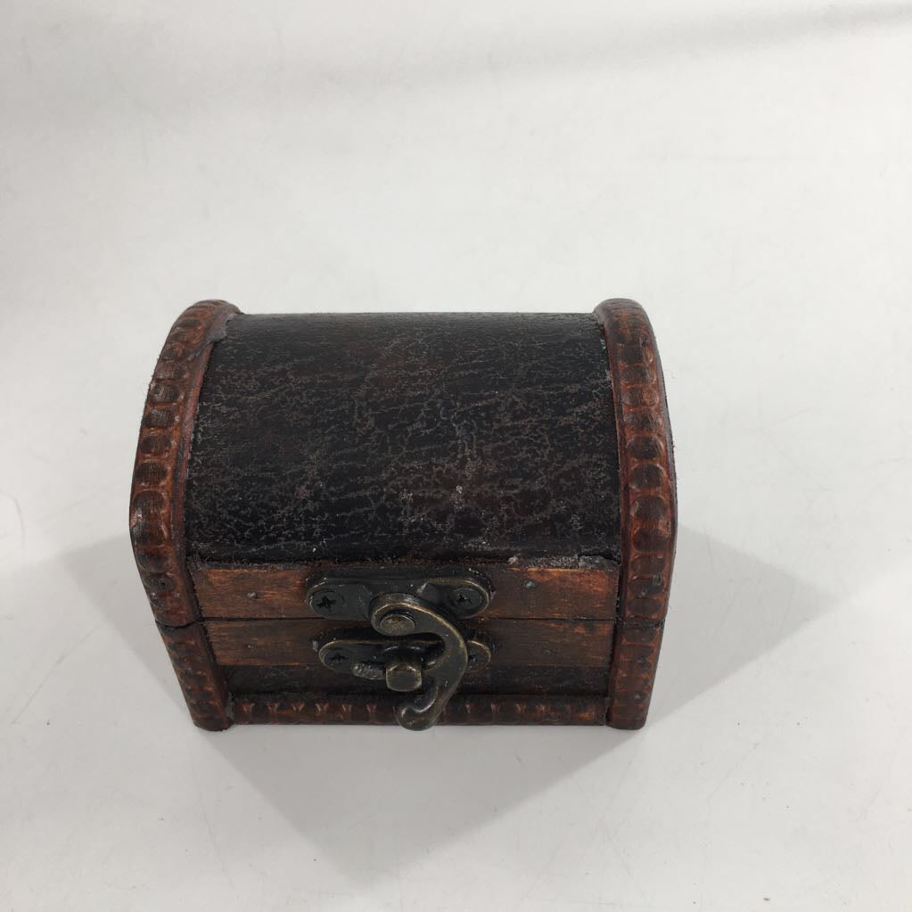 treasure chest tabletop decor